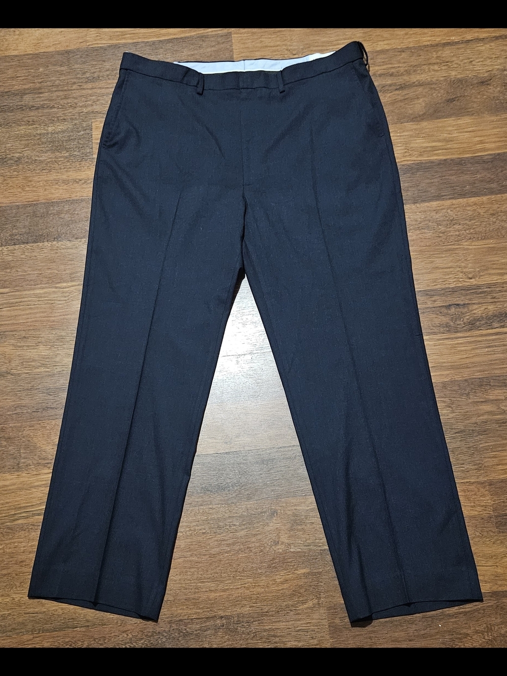 J.M. HAGGAR mens dress pants SIZE 42x32 COLOR NAVY CP4